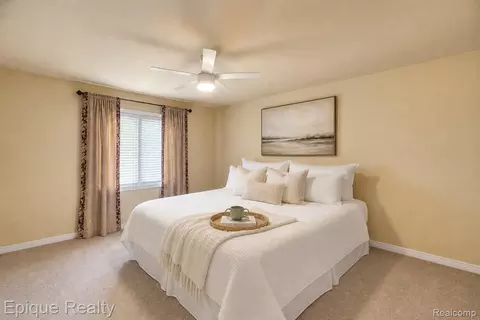 Bedroom - 5675 Golf Pointe Dr, Village Of Clarkston, MI 48348 photo 5 of 9