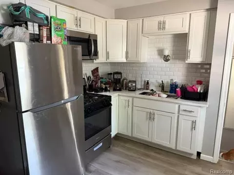 8953 William St, Taylor, MI 48180 photo 3