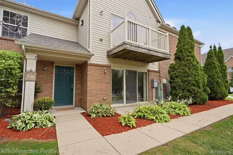 340 Brookfield Dr, Westland, MI 48185