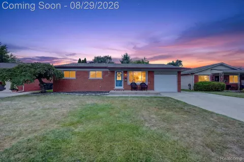 11739 Falcon Dr, Sterling Heights, MI 48313