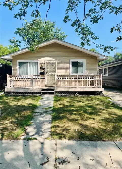 18612 Kinloch, Redford, MI 48240