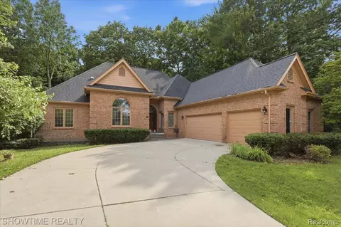 11656 Majestic Ct, Shelby Township, MI 48315