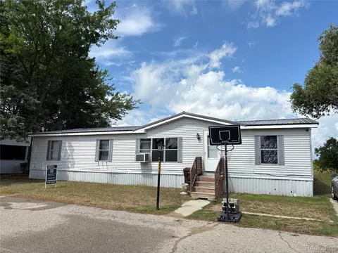 3440 Scotland Cir, Pine River, MI 48801