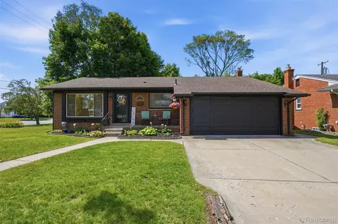 27407 Buckingham St, Livonia, MI 48154