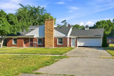 17620 Cornell Rd, Southfield, MI 48075