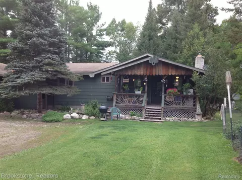 13550 W Shore Dr, Case, MI 49759