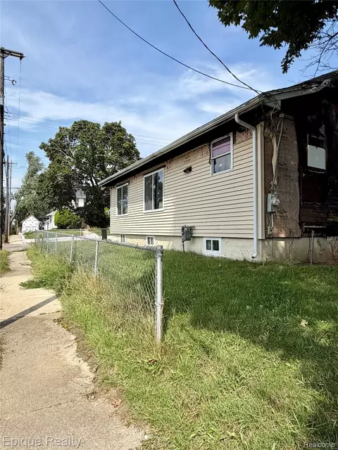 Exterior - 1700 Delaware Ave, Flint, MI 48506 photo 2 of 2