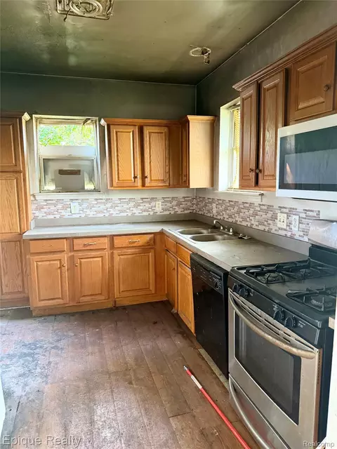 Kitchen - 1700 Delaware Ave, Flint, MI 48506 photo 1 of 1