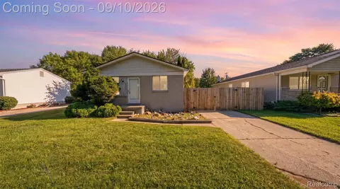 24935 Trombley St, Harrison, MI 48045