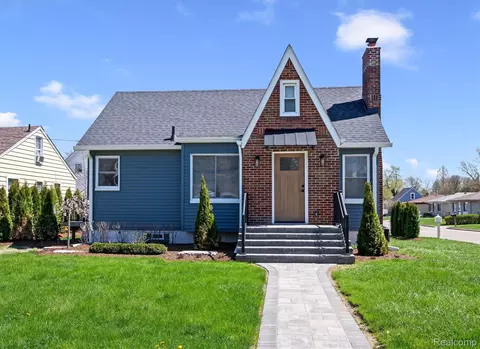 27500 Jefferson Ave, Saint Clair Shores, MI 48081