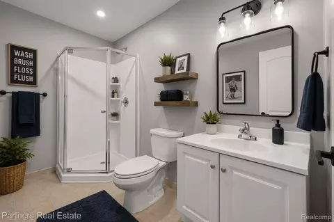 Bath - 5127 Clyde Rd, Oceola, MI 48855 photo 6 of 8