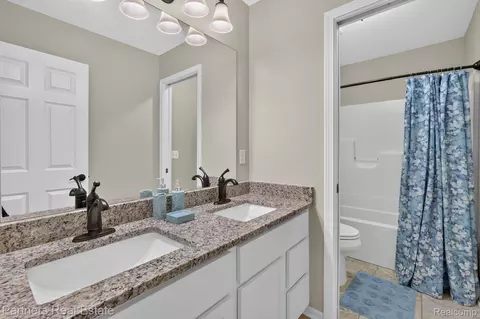 Bath - 5127 Clyde Rd, Oceola, MI 48855 photo 4 of 8