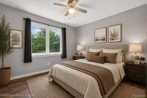 Bedroom - 5127 Clyde Rd, Oceola, MI 48855 photo 3 of 10