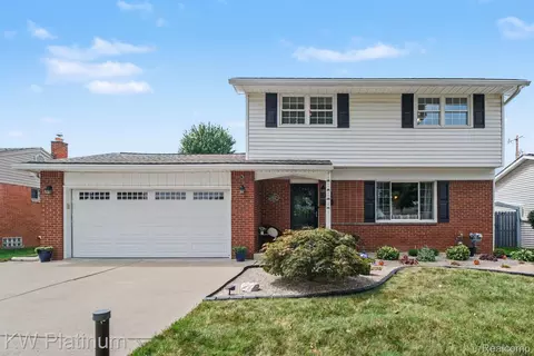 15123 Marsha St, Livonia, MI 48154
