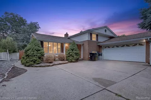 4580 Parkside Blvd, Allen Park, MI 48101