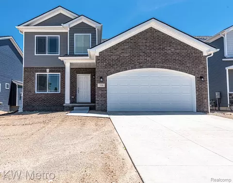 003 Oak St, Grand Blanc, MI 48439