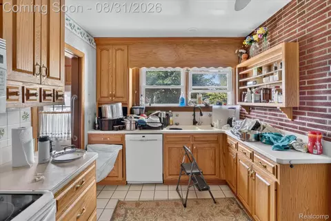 Kitchen - 10165 Talladay Rd, Augusta, MI 48191 photo 3 of 6
