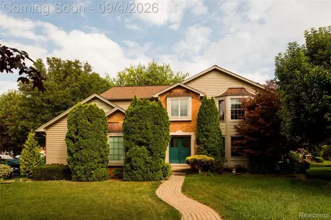 19040 Livery Ct, Clinton Township, MI 48038