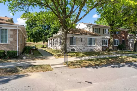 2078 Parmenter Blvd, Royal Oak, MI 48073