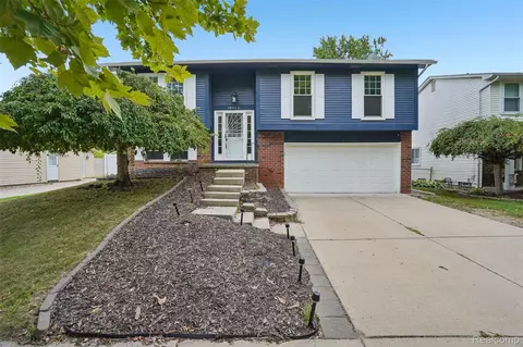 18923 Orleans Pl, Woodhaven, MI 48183