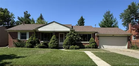 18947 Whitby St, Livonia, MI 48152