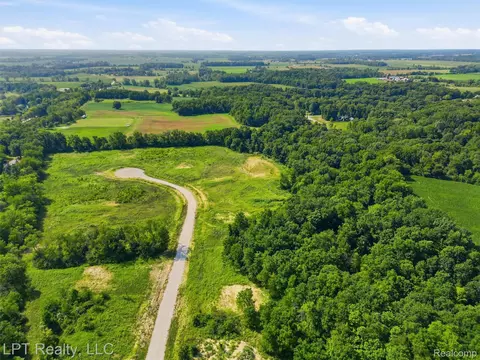 9571 Creekside Dr, Saline, MI 48176 photo 18
