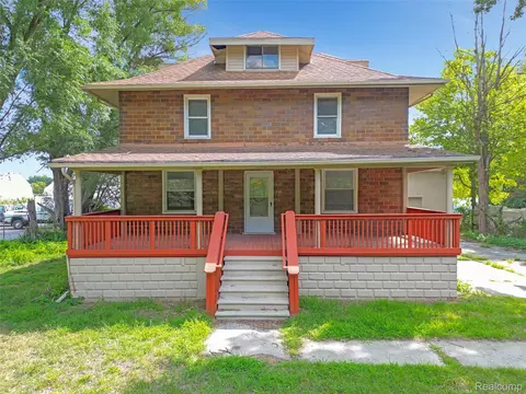 20543 Gudith Rd, Brownstown, MI 48183