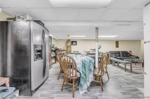 Dining - 2338 Marlow Dr, Warren, MI 48092 photo 3 of 3