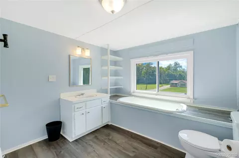 Bath - 3363 E Pierson Rd, Flint, MI 48506 photo 3 of 3