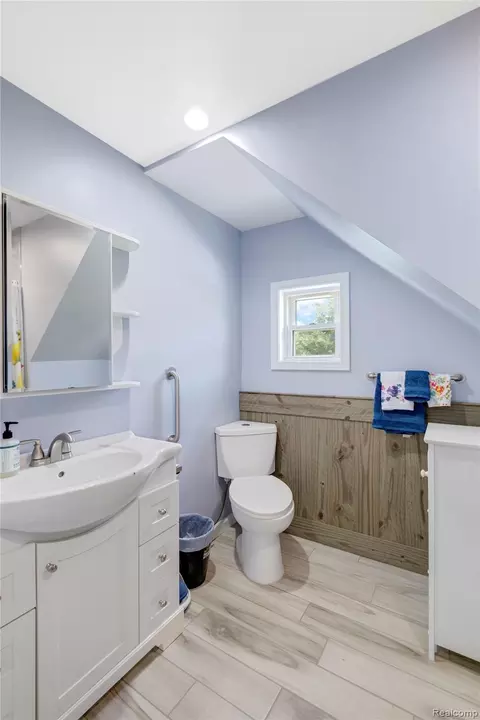 Bath - 3363 E Pierson Rd, Flint, MI 48506 photo 1 of 3