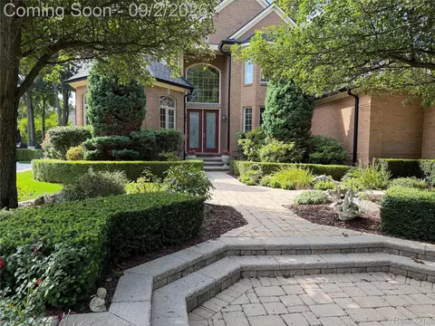 13046 Partridge Run, Shelby Township, MI 48315