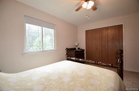 Bedroom - 9828 Hadley Rd, Independence, MI 48348 photo 7 of 13