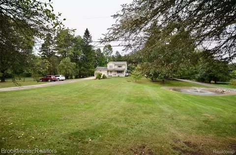 Exterior - 9828 Hadley Rd, Independence, MI 48348 photo 2 of 22