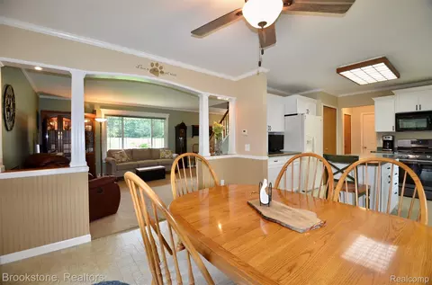Dining - 9828 Hadley Rd, Independence, MI 48348 photo 2 of 3