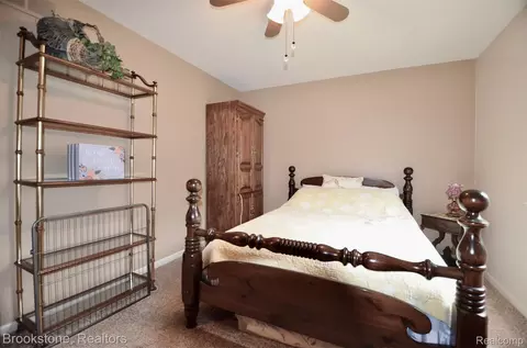 Bedroom - 9828 Hadley Rd, Independence, MI 48348 photo 10 of 13