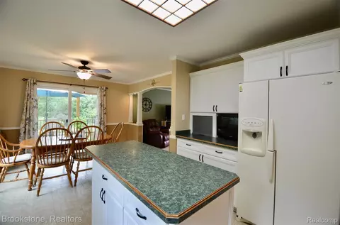 Kitchen - 9828 Hadley Rd, Independence, MI 48348 photo 3 of 3