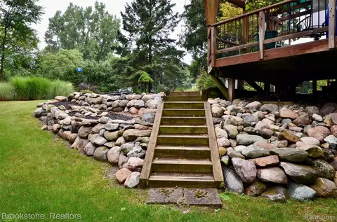 Exterior - 9828 Hadley Rd, Independence, MI 48348 photo 11 of 22