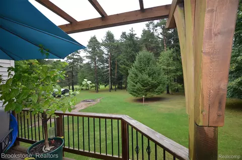 Exterior - 9828 Hadley Rd, Independence, MI 48348 photo 22 of 22
