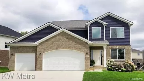 53188 Woodland Meadows Dr, Chesterfield, MI 48047