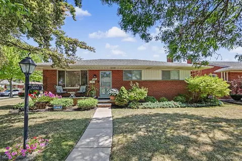 7292 Fairwood Dr, Dearborn Heights, MI 48127