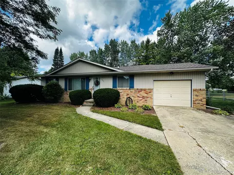 5427 Ole Banner Trl, Grand Blanc, MI 48439