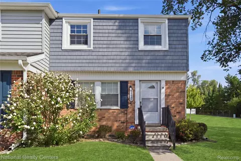24540 Olde Orchard St #29, Novi, MI 48375
