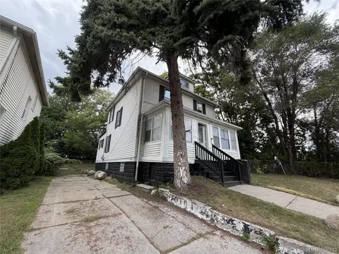 127 Jones St, Mount Clemens, MI 48043