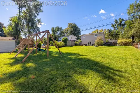 Exterior - 8690 N Eston Rd, Independence, MI 48348 photo 7 of 7