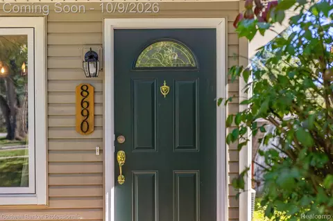 Exterior - 8690 N Eston Rd, Independence, MI 48348 photo 2 of 7