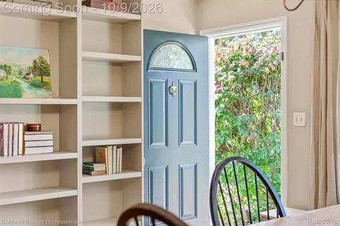 Entry Way - 8690 N Eston Rd, Independence, MI 48348 photo 1 of 3