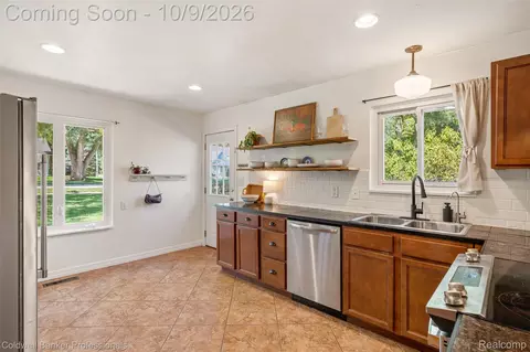 Kitchen - 8690 N Eston Rd, Independence, MI 48348 photo 1 of 4