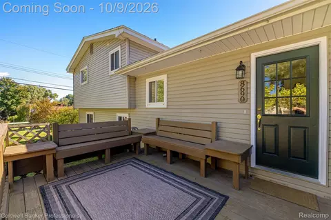 Exterior - 8690 N Eston Rd, Independence, MI 48348 photo 3 of 7
