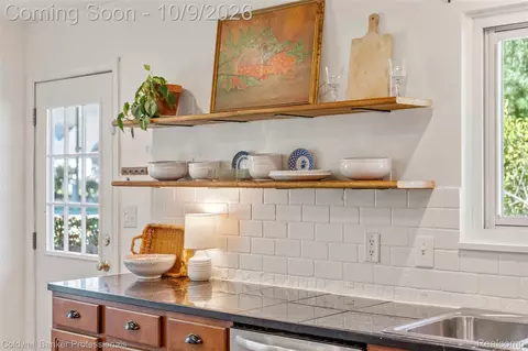 Kitchen - 8690 N Eston Rd, Independence, MI 48348 photo 2 of 4