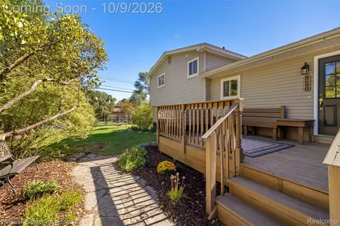Exterior - 8690 N Eston Rd, Independence, MI 48348 photo 5 of 7